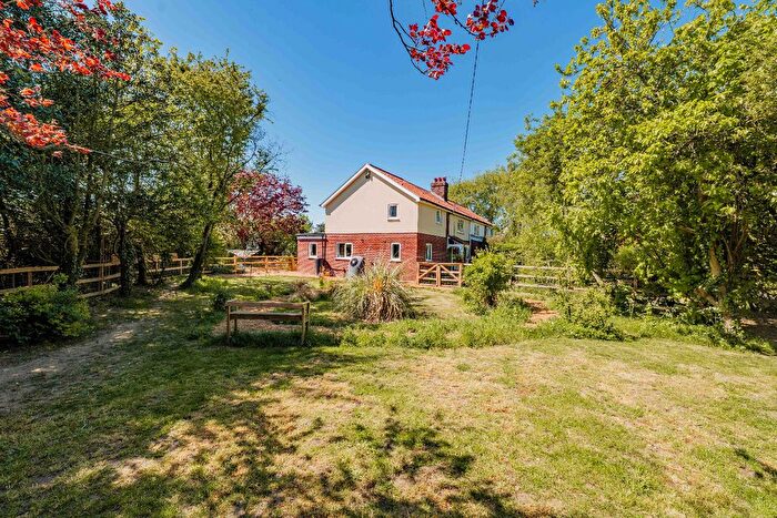 4 Bedroom Semi-Detached House For Sale In Church Road, Barford, Norwich, NR9