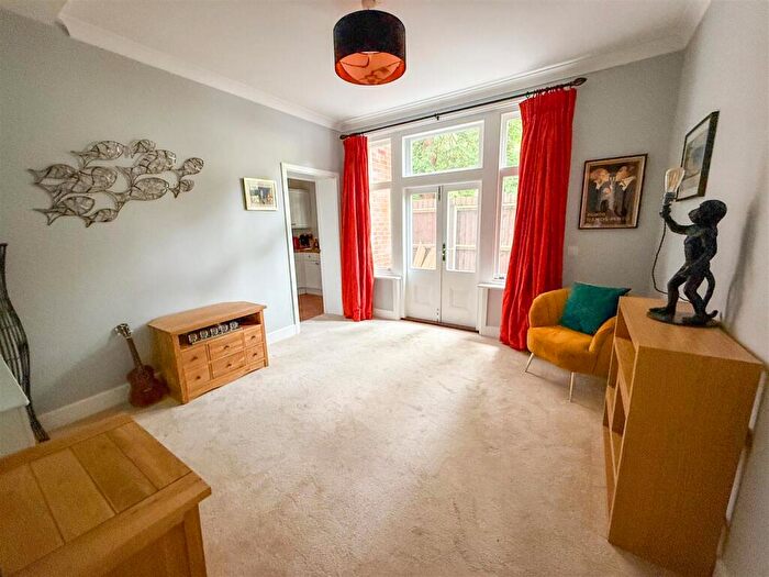 2 Bedroom Property For Sale In East Avenue, Bournemouth, BH3