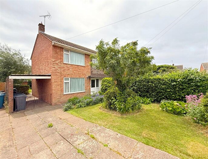 3 Bedroom Semi-Detached House For Sale In Brewsters Close, Bingham, NG13
