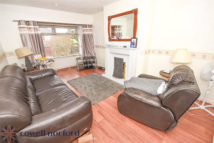 2 Bedroom Bungalow For Sale In Mayfair Drive, Royton, Oldham, Greater Manchester, OL2