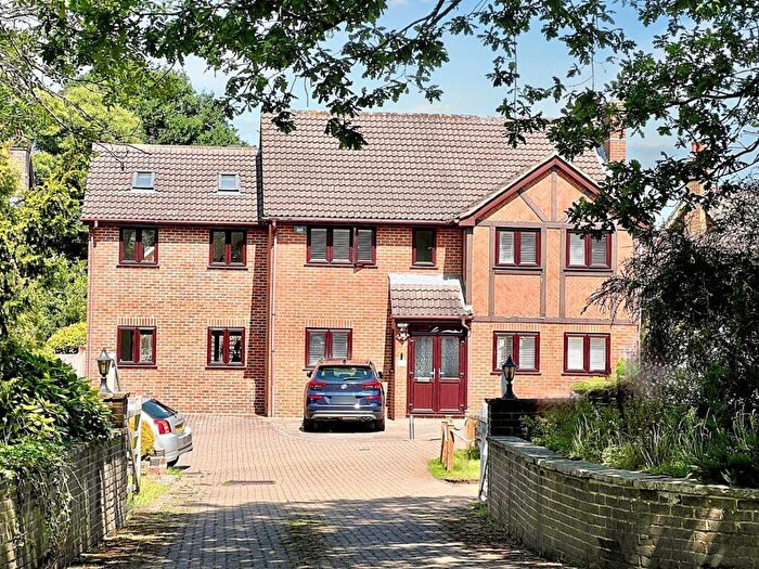 5 Bedroom Detached House For Sale In Farrers Place, Croydon, CR0