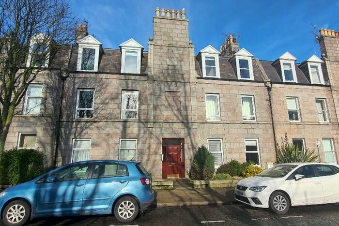 2 Bedroom Flat To Rent In Whitehall Place, Rosemount, Aberdeen, AB25