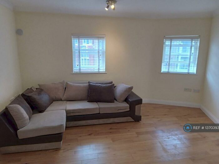 1 Bedroom Flat To Rent In Michaels Court, Luton, LU1