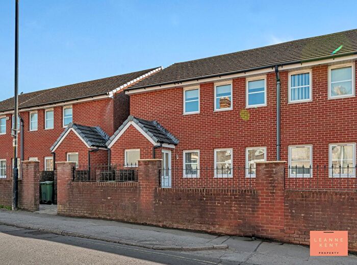 2 Bedroom Flat For Sale In High Street, Abertridwr, CF83