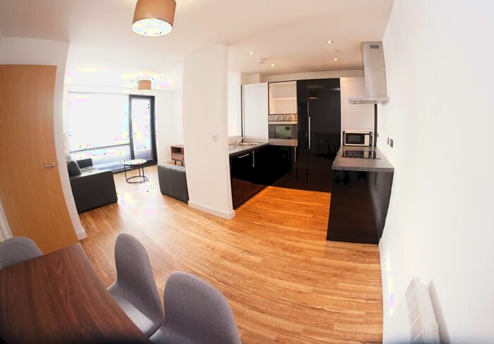 3 Bedroom Flat To Rent In The Gallery, Plaza Boulevard, Liverpool, Merseyside, L8