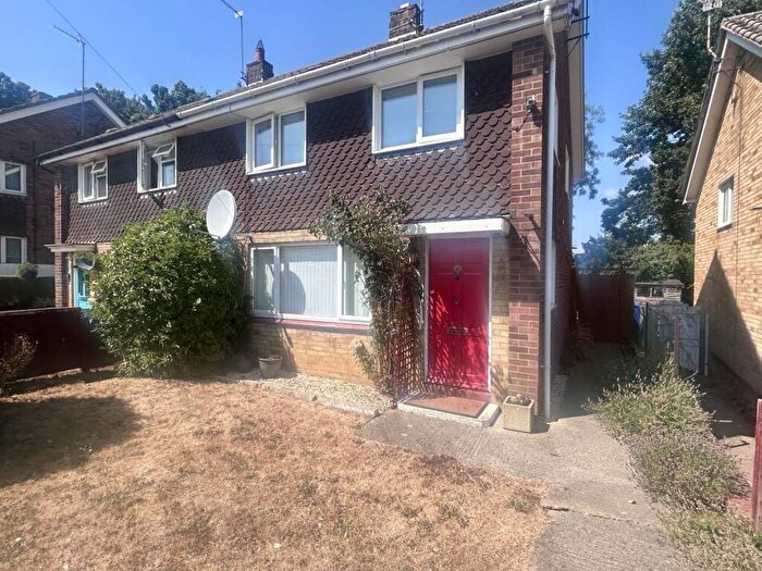 2 Bedroom Semi-Detached House To Rent In Balmoral Avenue, Banbury, OX16