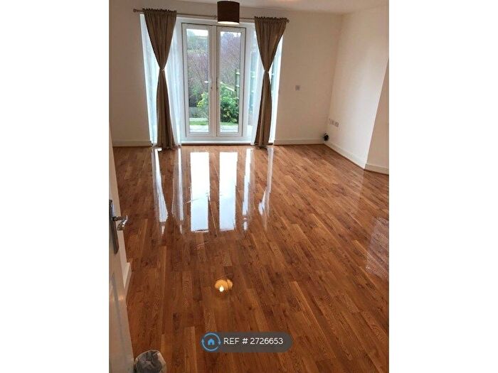 3 Bedroom Semi Detached House To Rent In Rosemary Drive, Banbury, OX16