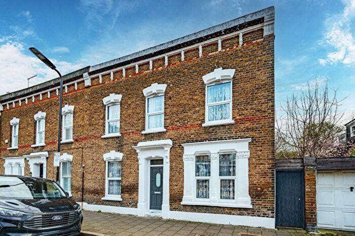 2 Bedroom Semi Detached House For Sale In Marton Road, Stoke Newington, , Stoke Newington, London, N16