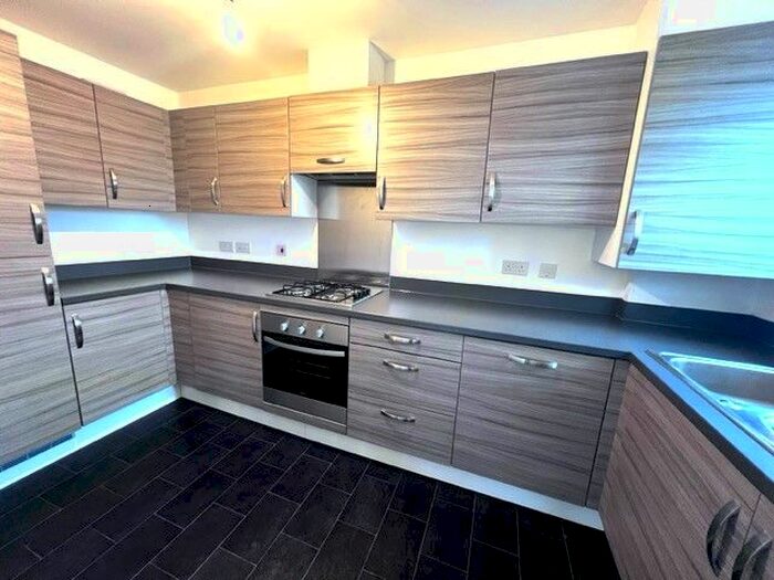 2 Bedroom Flat To Rent In Finn Farm Road, Kingsnorth, Ashford, TN25