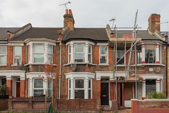 3 Bedroom House To Rent In Chingford Road, Walthamstow, E17