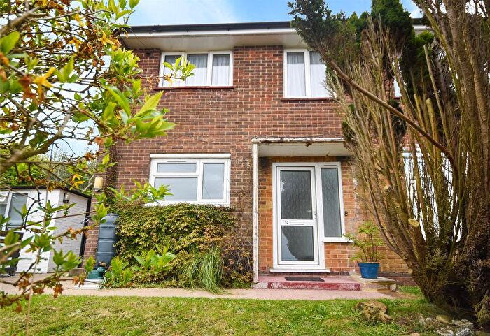 2 Bedroom Flat To Rent In Firle Close, Hastings, TN35