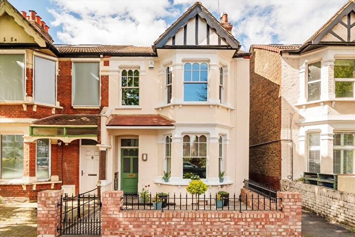 3 Bedroom Property For Sale In Adelaide Road, Northfields, W13