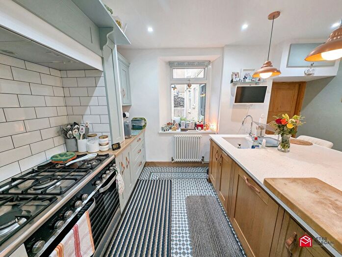 4 Bedroom Detached House For Sale In Swansea Road, Pontardawe, Swansea, SA8