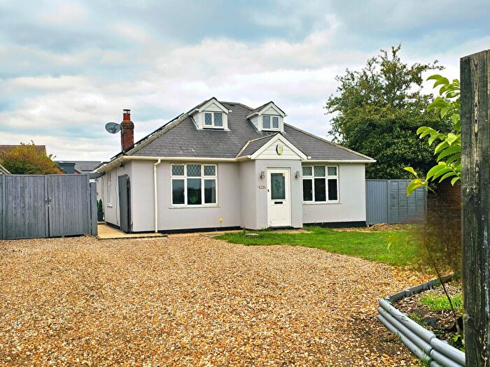 4 Bedroom Bungalow For Sale In The Causeway, Bassingbourn, Royston, Cambridgeshire, SG8