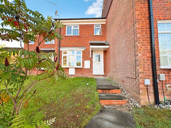 3 Bedroom Terraced House To Rent In Bowmans Way, Dunstable, Bedfordshire, LU6
