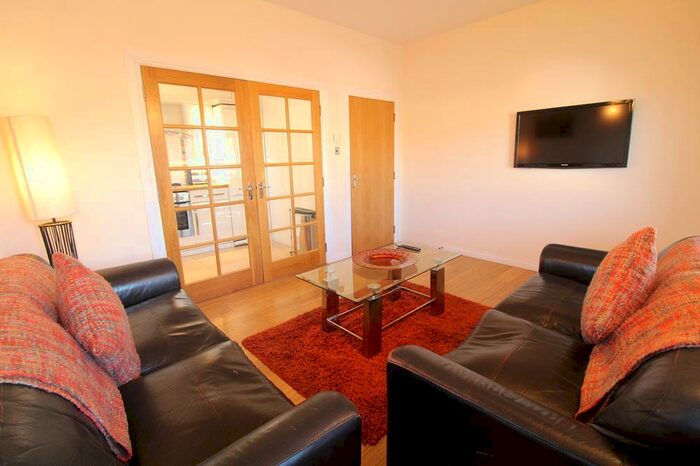 2 Bedroom Flat To Rent In Great Northern Road, Aberdeen, AB24