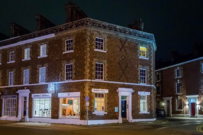 Apartment To Rent In Grosvenor Street, Chester, Cheshire, CH1