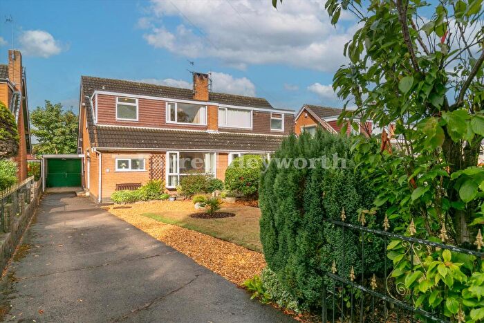 4 Bedroom Semi-Detached House For Sale In New Hall Avenue North, Blackpool, FY4