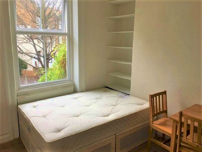 Studio To Rent In Amhurst Road, Hackney, Hackney, E8