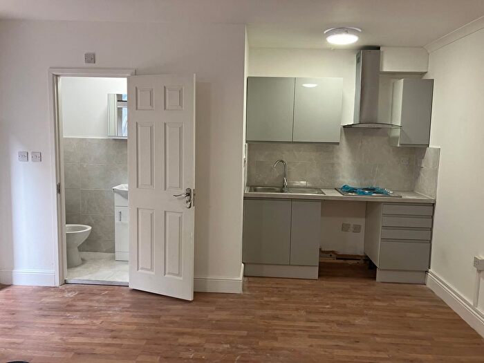 Studio To Rent In Bensham Grove, Thornton Heath, CR7