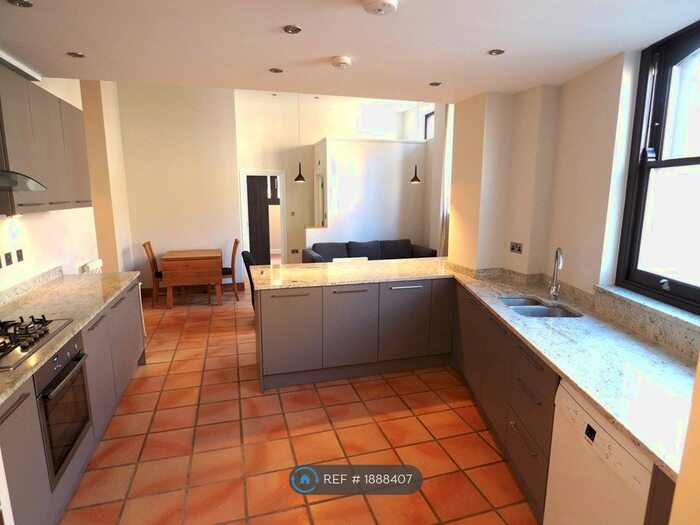 4 Bedroom Flat To Rent In Ellesmere Road, London, E3