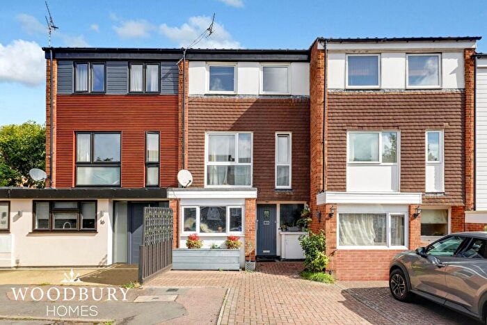 3 Bedroom Terraced House For Sale In Church Close, Loughton, IG10