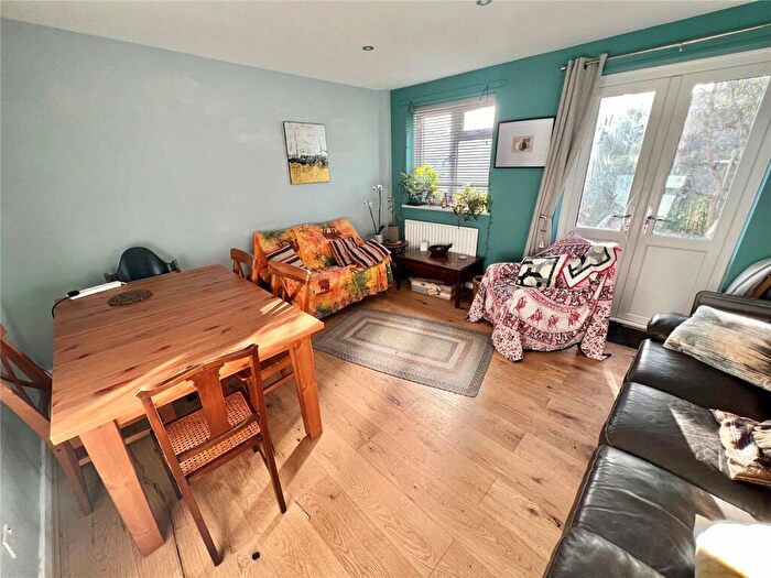 3 Bedroom End Of Terrace House To Rent In Edith Road, London, N11