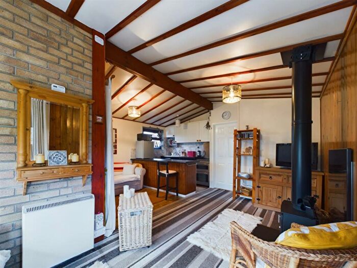 2 Bedroom Detached House For Sale In The Court, Anderby Creek, Skegness, PE24