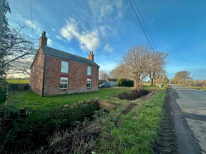 3 Bedroom Detached House To Rent In Bunkers Hill, New York, Lincoln, LN4