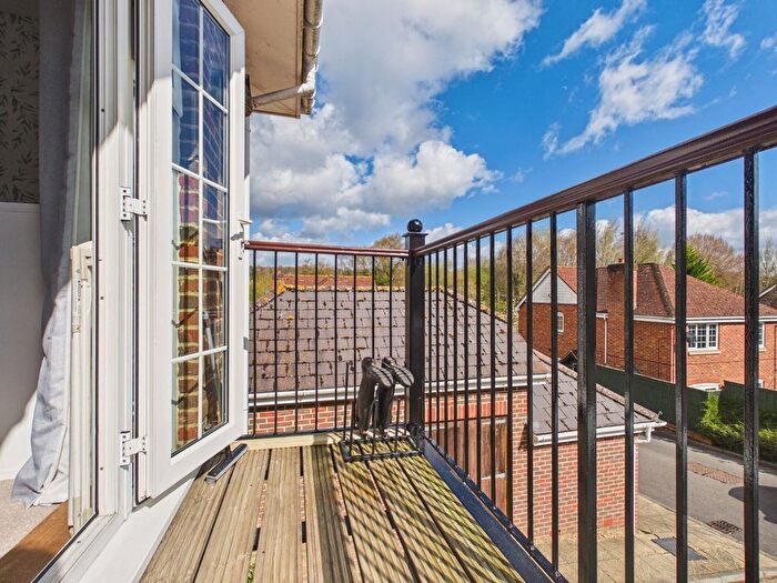 2 Bedroom Flat For Sale In The Sidings, High Wycombe, Buckinghamshire, HP11