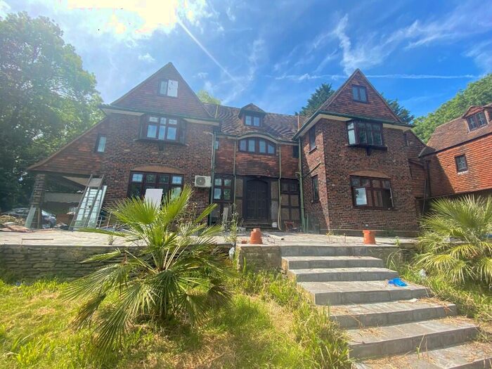 5 Bedroom Detached House To Rent In Edgware Way, HA8