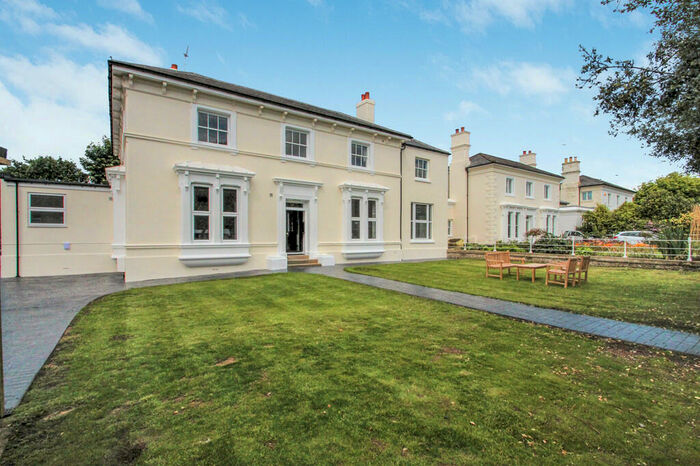 Flat To Rent In Westbrooke, Worthing, BN11