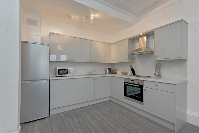 3 Bedroom Flat To Rent In Viewforth Square, Bruntsfield, Edinburgh, EH10