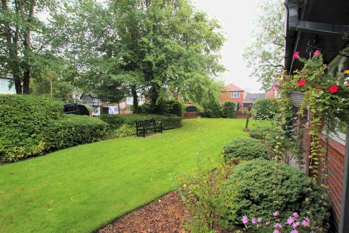 1 Bedroom Apartment For Sale In Rydal Court, Bolton, BL1