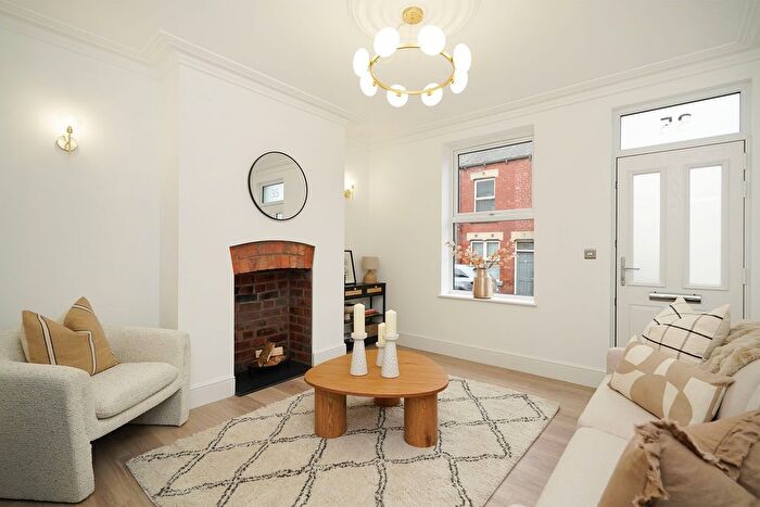 3 Bedroom Terraced House For Sale In Tyzack Road, Sheffield, S8