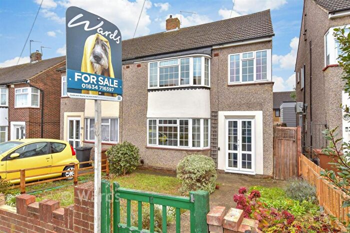 3 Bedroom Semi-Detached House For Sale In Cypress Road, Rochester, Kent, ME2