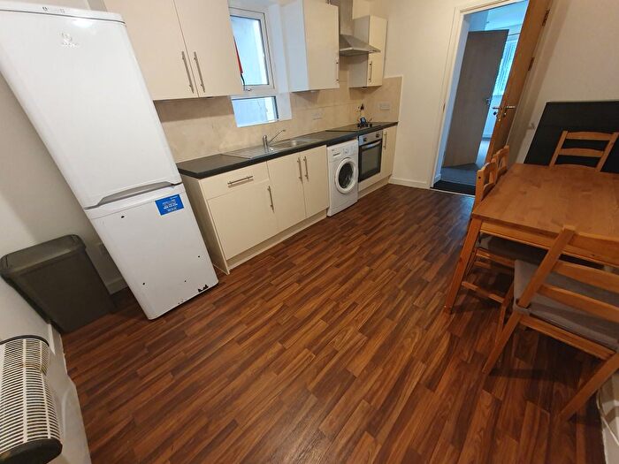 1 Bedroom Flat To Rent In North Luton Place, Roath, Cardiff, CF24