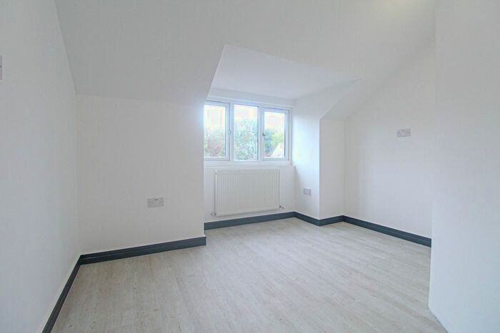 2 Bedroom Flat To Rent In Grove Road, Sutton SM1