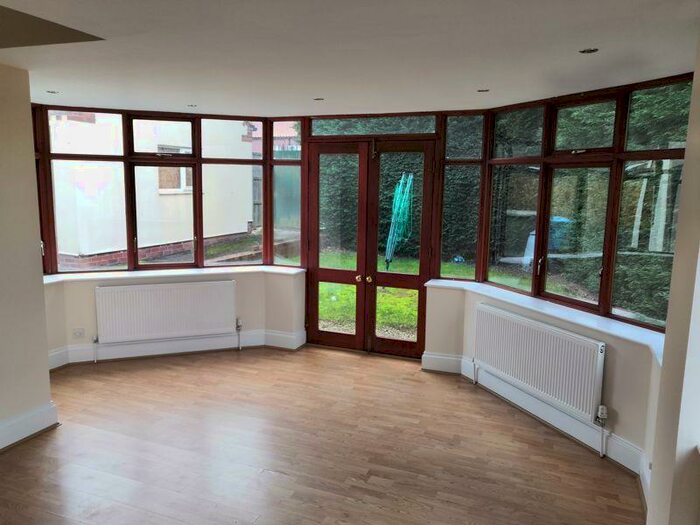 5 Bedroom Detached House To Rent In Elm Walk, Retford, DN22