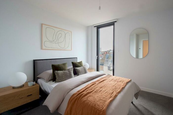 2 Bedroom Apartment To Rent In Circus Street, BN2