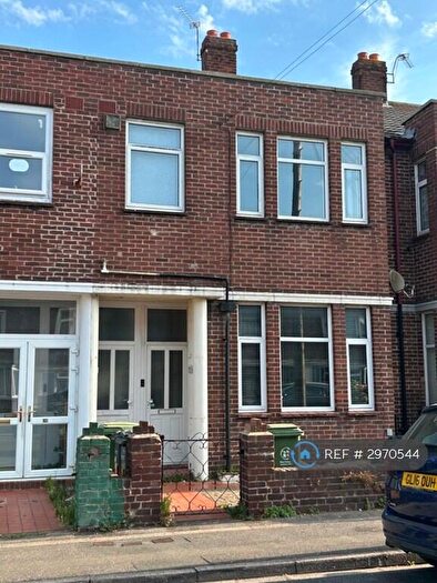 2 Bedroom Flat To Rent In North End, Portsmouth, PO2