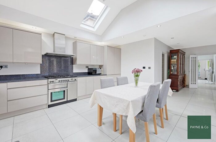 7 Bedroom Terraced House For Sale In Wanstead Lane, Ilford, IG1