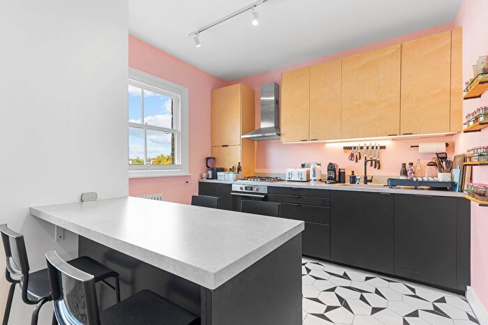 3 Bedroom Maisonette To Rent In Tufnell Park Road, Tufnell Park, N7