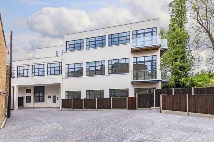 2 Bedroom Flat To Rent In Short Road, London, W4