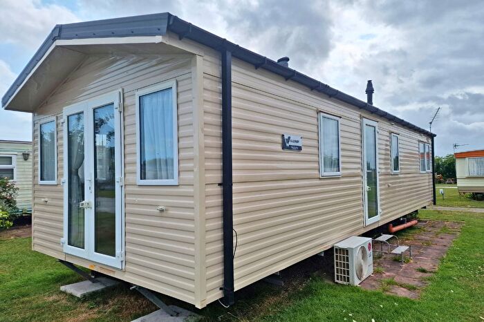 2 Bedroom Mobile/park Home For Sale In The Beach, Snettisham, King's Lynn, PE31