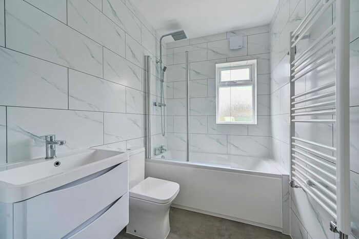 2 Bedroom Flat To Rent In Edmund Road, Mitcham, CR4