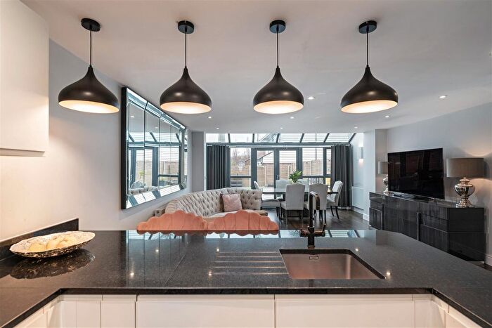 4 Bedroom Terraced House For Sale In High Street, Handcross, Haywards Heath, RH17