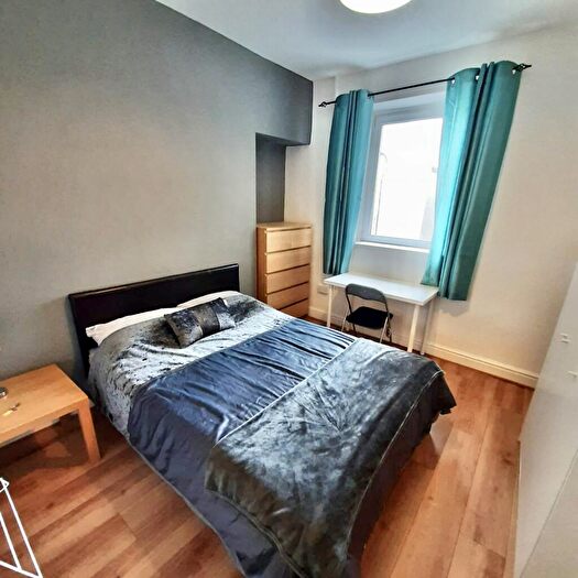5 Bedroom House To Rent In Nicholl Street, Mount Pleasant, SA1