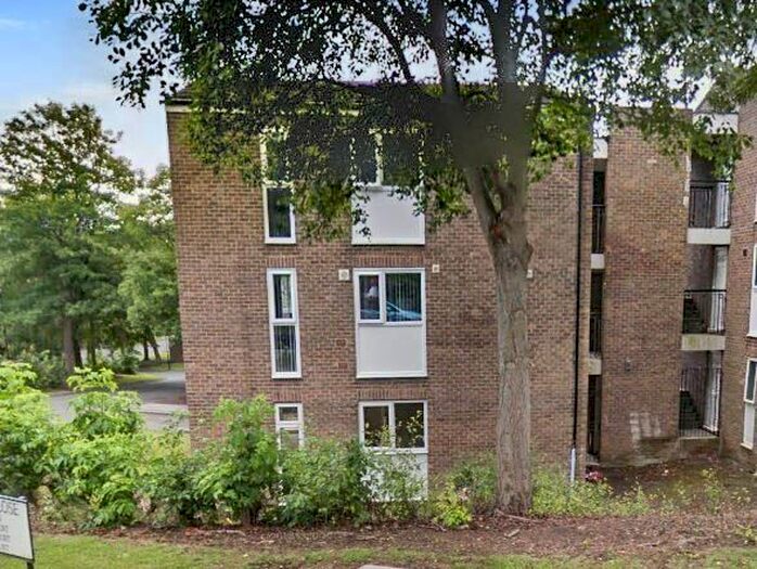 2 Bedroom Flat To Rent In Lumley Close, Washington, NE38