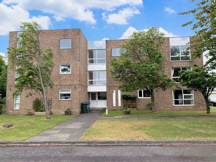 2 Bedroom Apartment To Rent In Beaumont Court, Whitley Bay, NE25
